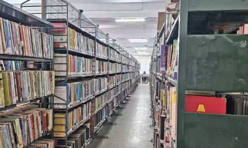 Chennai के सार्वजनिक पुस्तकालयों में खाली हॉल की गूंज Chennai के सार्वजनिक पुस्तकालयों में खाली हॉल की गूंज