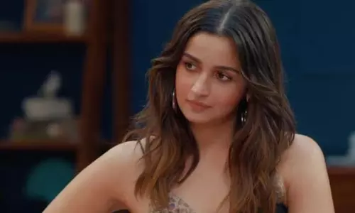 Alia Bhatt से 76 लाख की ठगी, पूर्व असिस्टेंट गिरफ्तार Alia Bhatt से 76 लाख की ठगी, पूर्व असिस्टेंट गिरफ्तार