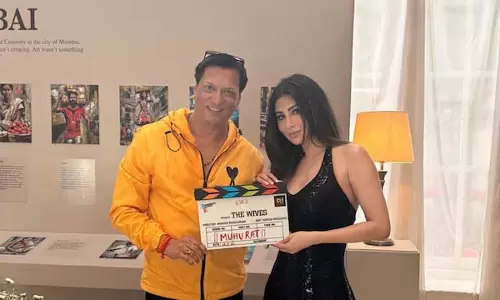 The Wives : मौनी रॉय ने सेट पर दी एंट्री, शूटिंग हुई शुरू