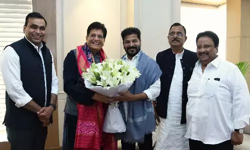 रेवंत ने केंद्र से Telangana का यूरिया कोटा जारी करने का अनुरोध किया