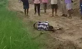Farrukhabad: ट्रेन से कूदकर मानसिक रूप से विक्षिप्त युवक ने दी जान Farrukhabad: ट्रेन से कूदकर मानसिक रूप से विक्षिप्त युवक ने दी जान