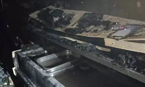 Phagwara के हरगोबिंद नगर में भीषण आग से मिठाई की दुकानें जलकर खाक Phagwara के हरगोबिंद नगर में भीषण आग से मिठाई की दुकानें जलकर खाक