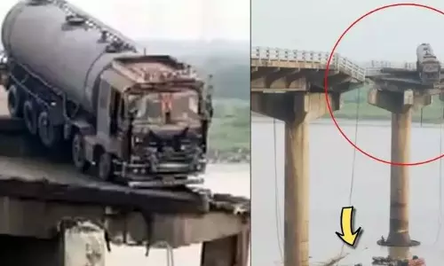 Vadodara: महिसागर नदी पुल दुर्घटना में तीन मरे, राहत-बचाव जारी