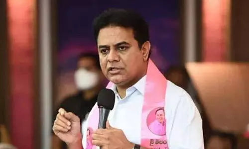 KTR ने पुल ढहने और बुलडोजर से तोड़फोड़ को लेकर भाजपा, कांग्रेस पर निशाना साधा KTR ने पुल ढहने और बुलडोजर से तोड़फोड़ को लेकर भाजपा, कांग्रेस पर निशाना साधा