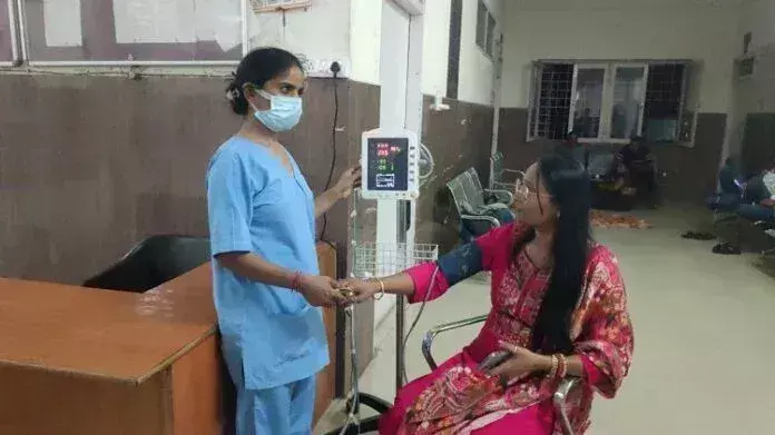 Prayagraj: अर्चना पटेल ने किडनी और आंखें दान कर पेश की मिसाल Prayagraj: अर्चना पटेल ने किडनी और आंखें दान कर पेश की मिसाल