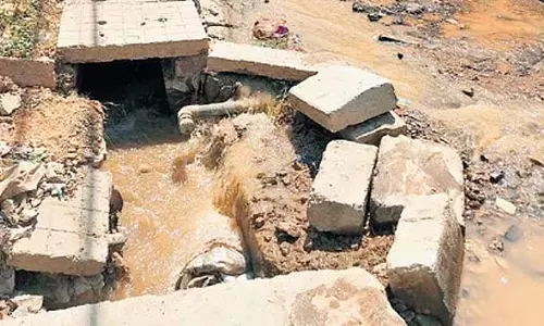 20 साल के इंतजार के बाद कावेरी कनेक्शन; लीकेज के कारण घरों तक नहीं पहुंच रहा पानी 20 साल के इंतजार के बाद कावेरी कनेक्शन; लीकेज के कारण घरों तक नहीं पहुंच रहा पानी