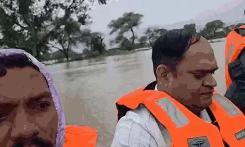 SDRF ने बाढ़ में फंसे 32 मजदूरों की जान बचाई SDRF ने बाढ़ में फंसे 32 मजदूरों की जान बचाई