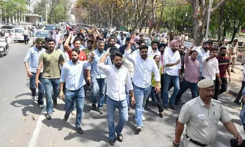 HC ने छात्रों से पीयू के विरोध हलफनामे पर हस्ताक्षर करने को कहा