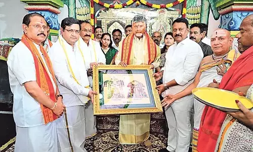 Andhra : मल्लन्ना की सेवा में सीएम चंद्रबाबू
