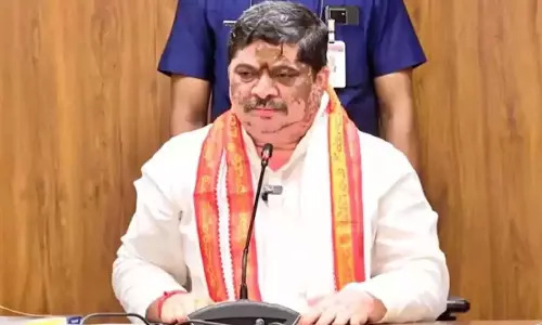 कांग्रेस ने KTR पर स्ट्रीट ड्रामा के लिए निशाना साधा