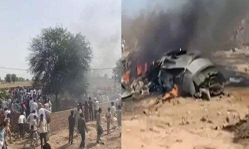Churu: प्रशिक्षण के दौरान गिरा जगुआर विमान, दोनों पायलट की मौत Churu: प्रशिक्षण के दौरान गिरा जगुआर विमान, दोनों पायलट की मौत