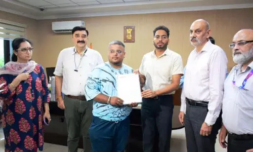 DC जम्मू ने मिशन युवा के तहत स्वीकृति पत्र वितरित किए