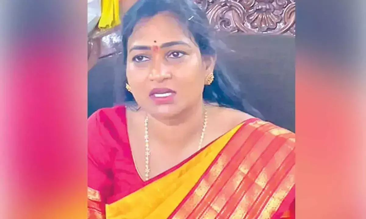 Andhra: प्रसन्नकुमार की अपमानजनक टिप्पणियों की मंत्रियों और टीडीपी नेताओं ने निंदा की Andhra: प्रसन्नकुमार की अपमानजनक टिप्पणियों की मंत्रियों और टीडीपी नेताओं ने निंदा की