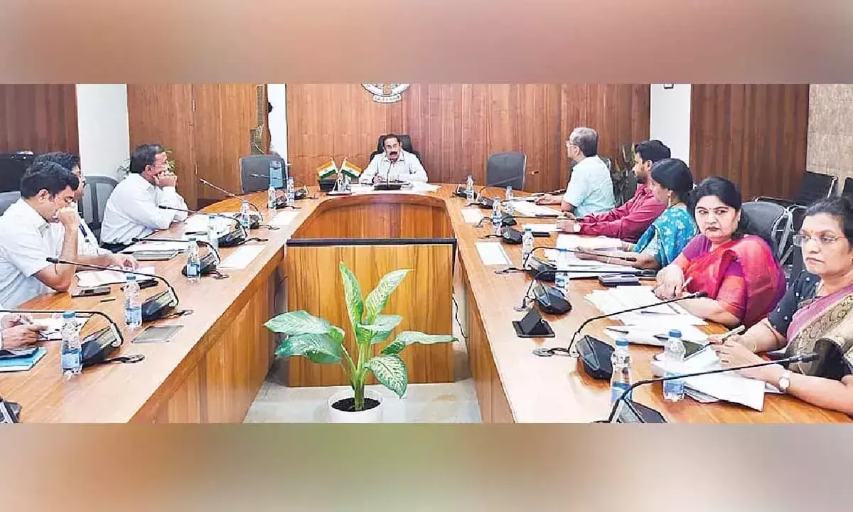 Andhra: मुख्य सचिव ने कल्याण छात्रावासों में शीघ्र प्रवेश और बेहतर मानकों के आदेश दिए
