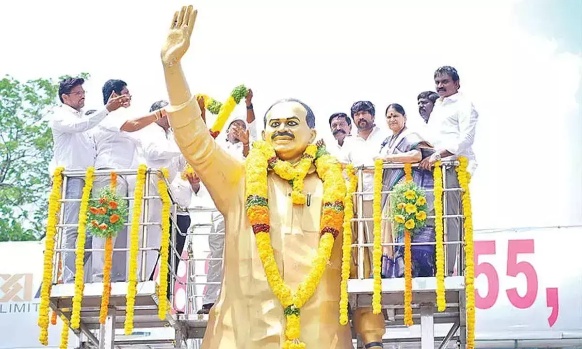 Andhra: YSR को जयंती पर याद किया गया