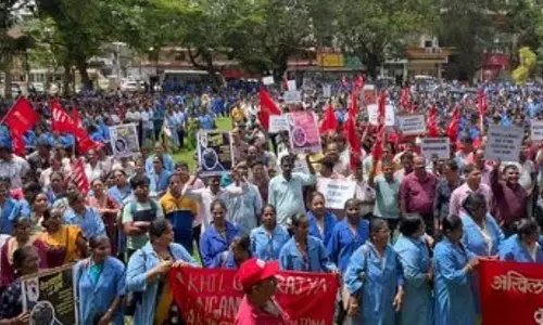 GOA: आंगनवाड़ी वर्कर्स यूनियन ने मजदूर-किसान नीतियों के खिलाफ आजाद मैदान में विरोध प्रदर्शन किया