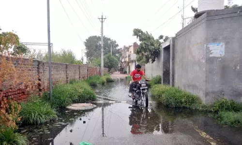 Chhaherta में सीवेज ओवरफ्लो होने से महामारी का खतरा मंडराने लगा Chhaherta में सीवेज ओवरफ्लो होने से महामारी का खतरा मंडराने लगा