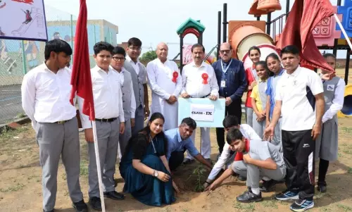 Bhiwani: पर्यावरण रक्षा के लिए पेड़ लगाने के साथ संरक्षण पर ज़ोर Bhiwani: पर्यावरण रक्षा के लिए पेड़ लगाने के साथ संरक्षण पर ज़ोर