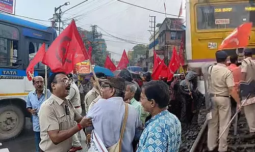 भारत बंद के कारण राज्य भर में छिटपुट अशांति भारत बंद के कारण राज्य भर में छिटपुट अशांति
