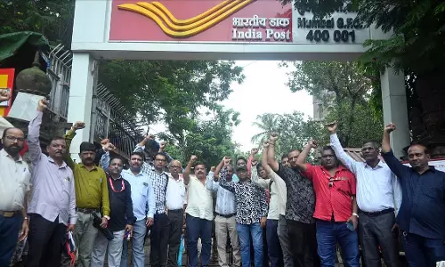 भारत बंद के बीच मुंबई में जनजीवन सामान्य, कुछ बैंक शाखाएं रही बंद