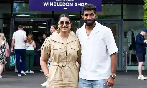 Sanjana-Bumrah की जोड़ी ने सेंटर कोर्ट पर लूटी लाइमलाइट