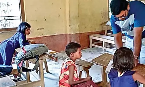 मध्याह्न कक्षाओं में छात्र उपस्थिति रजिस्टर में खेलकर भ्रष्टाचार! मध्याह्न कक्षाओं में छात्र उपस्थिति रजिस्टर में खेलकर भ्रष्टाचार!