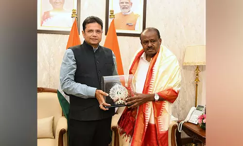 श्रीधर बाबू ने एचडी कुमारस्वामी से मुलाकात की, CCI, SIIL इकाइयों के पुनरुद्धार की मांग की