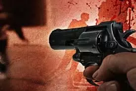 Noida: पुलिस और बदमाशों के बीच मुठभेड़, 1 घायल, 5 गिरफ्तार Noida: पुलिस और बदमाशों के बीच मुठभेड़, 1 घायल, 5 गिरफ्तार