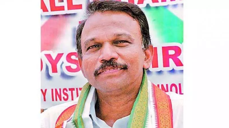 MP के दबाव के बाद ओंगोल हवाई अड्डे के लिए व्यवहार्यता निविदा आमंत्रित MP के दबाव के बाद ओंगोल हवाई अड्डे के लिए व्यवहार्यता निविदा आमंत्रित