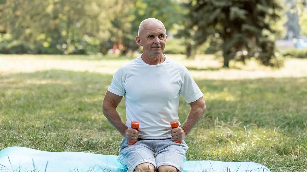 Yoga: बुजुर्गों के लिए कारगर व्यायाम, आजमाएं ये योगासन Yoga: बुजुर्गों के लिए कारगर व्यायाम, आजमाएं ये योगासन