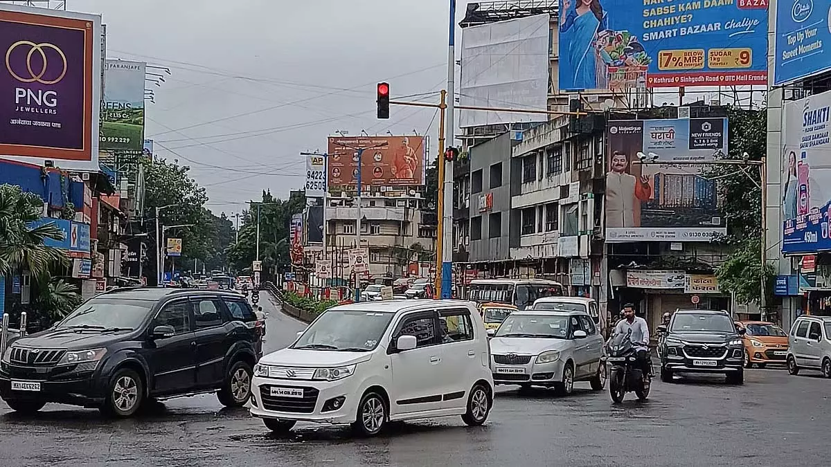 Pune : एफसी रोड पर एआई कैमरों ने 40 दिनों में 2,290 चालान जारी किए Pune : एफसी रोड पर एआई कैमरों ने 40 दिनों में 2,290 चालान जारी किए