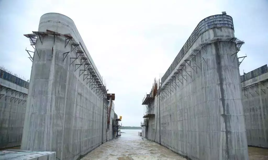 Telangana: एफकॉन्स ने प्रोटोकॉल का पालन करते हुए 176 करोड़ रुपये के लंबित बिलों की मांग की Telangana: एफकॉन्स ने प्रोटोकॉल का पालन करते हुए 176 करोड़ रुपये के लंबित बिलों की मांग की