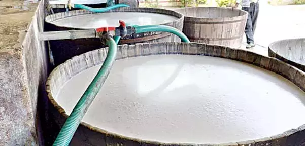 Telangana : कुकटपल्ली मिलावटी ताड़ी मामले में जांच तेज Telangana : कुकटपल्ली मिलावटी ताड़ी मामले में जांच तेज