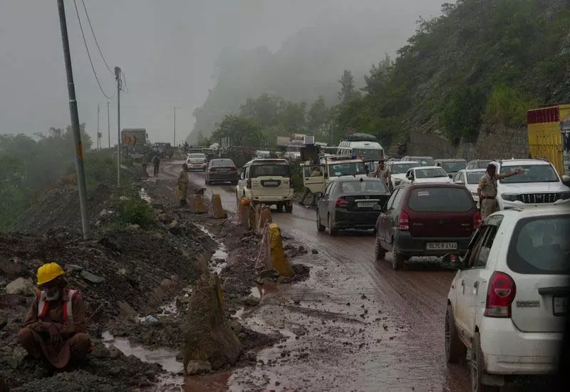 Shimla MC क्षेत्र में राजमार्गों के किनारे निर्माण अब सड़क स्तर से एक मीटर नीचे होना चाहिए Shimla MC क्षेत्र में राजमार्गों के किनारे निर्माण अब सड़क स्तर से एक मीटर नीचे होना चाहिए