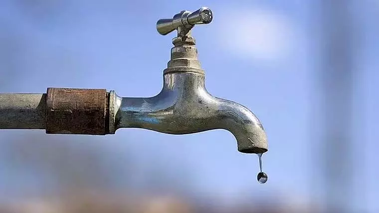 Kharpada : पाइपलाइन मरम्मत के चलते दो दिन की पानी कटौती Kharpada : पाइपलाइन मरम्मत के चलते दो दिन की पानी कटौती
