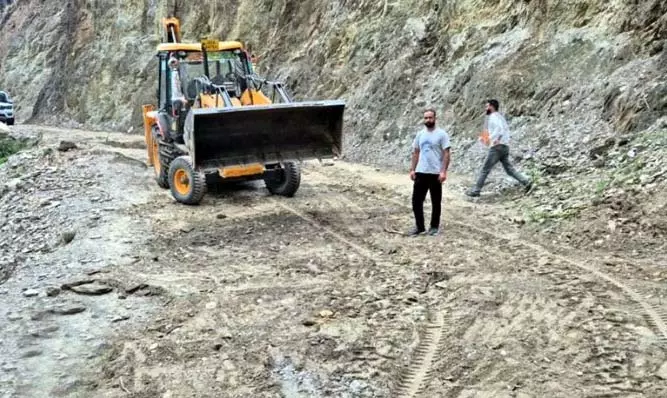 18 साल बाद भी Doda में गंडोह से जयी तक मात्र 33 किलोमीटर सड़क अधूरी 18 साल बाद भी Doda में गंडोह से जयी तक मात्र 33 किलोमीटर सड़क अधूरी