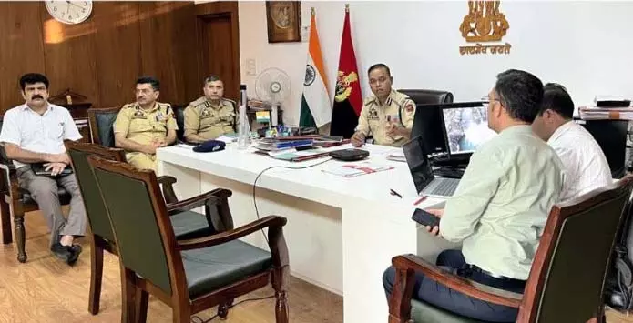 IGP जम्मू ने जिलों में नए आपराधिक कानूनों के कार्यान्वयन की समीक्षा की IGP जम्मू ने जिलों में नए आपराधिक कानूनों के कार्यान्वयन की समीक्षा की