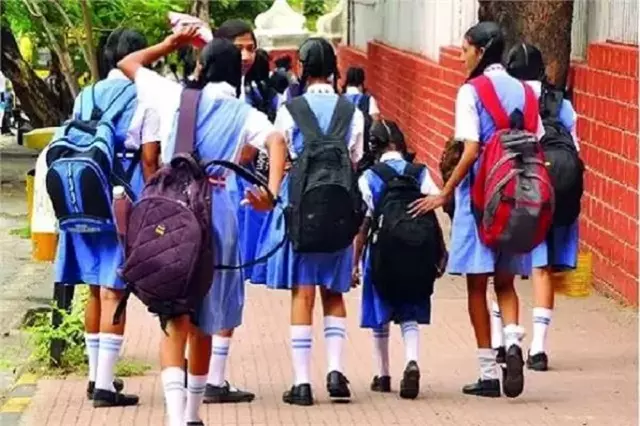 Chandigarh: कई स्कूलों पर कार्रवाई की तलवार, मान्यता रद्द की चेतावनी Chandigarh: कई स्कूलों पर कार्रवाई की तलवार, मान्यता रद्द की चेतावनी