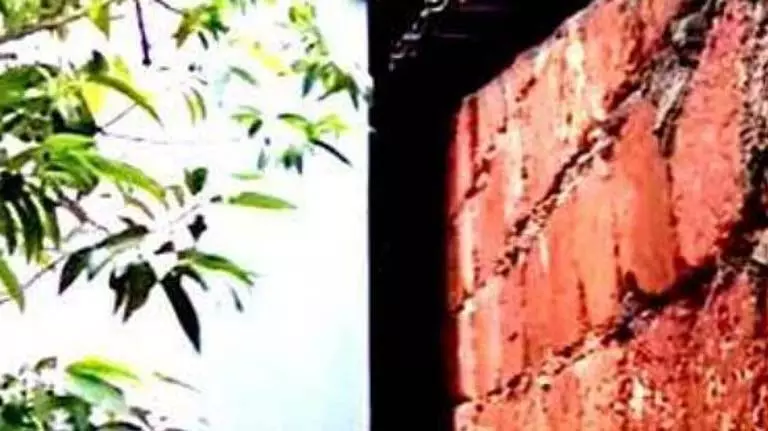 CCP ने रिबंदर में कथित अवैध निर्माण को लेकर पूर्व IAS अधिकारी को नोटिस जारी किया CCP ने रिबंदर में कथित अवैध निर्माण को लेकर पूर्व IAS अधिकारी को नोटिस जारी किया