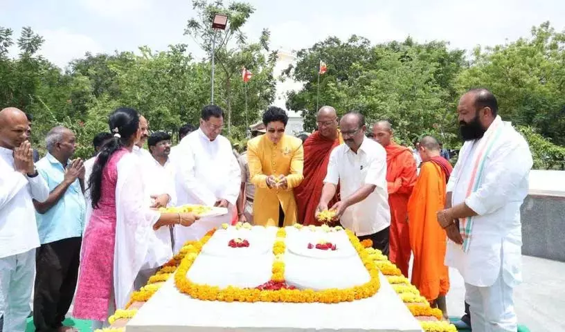 धम्मचक्र दिवस के उपलक्ष्य में Bodh Gaya से बोधि पौधे बुद्धवनम में लगाए गए धम्मचक्र दिवस के उपलक्ष्य में Bodh Gaya से बोधि पौधे बुद्धवनम में लगाए गए