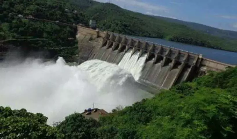 Godavari, कृष्णा घाटियों में भारी बाढ़, प्रशासन अलर्ट पर Godavari, कृष्णा घाटियों में भारी बाढ़, प्रशासन अलर्ट पर