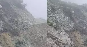 भूस्खलन से आला गांव के पास आठ मीटर सड़क ध्वस्त, 1500 लोग प्रभावित भूस्खलन से आला गांव के पास आठ मीटर सड़क ध्वस्त, 1500 लोग प्रभावित