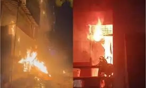 नोएडा की 4 मंजिला इमारत में आग, 100 से ज़्यादा लोगों को बचाया गया; कोई घायल नहीं