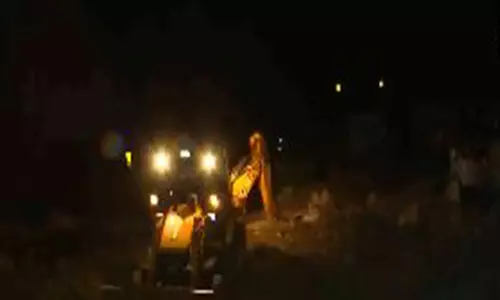 Uttarakhand : रुद्रप्रयाग-बद्रीनाथ मार्ग पर भूस्खलन, मरम्मत कार्य जारी Uttarakhand : रुद्रप्रयाग-बद्रीनाथ मार्ग पर भूस्खलन, मरम्मत कार्य जारी