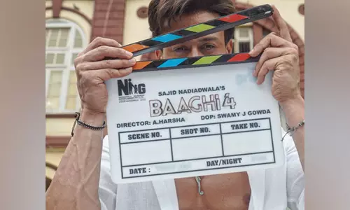टाइगर श्रॉफ ने Baaghi 4 की शूटिंग पूरी की, अपने टोंड एब्स दिखाए टाइगर श्रॉफ ने Baaghi 4 की शूटिंग पूरी की, अपने टोंड एब्स दिखाए