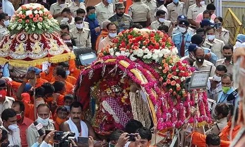 Ujjain: श्रावण सोमवार को स्कूल की छुट्टी के आदेश से राजनीतिक विवाद शुरू Ujjain: श्रावण सोमवार को स्कूल की छुट्टी के आदेश से राजनीतिक विवाद शुरू
