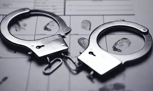 Odisha : पुलिस ने कार चोरी करने वाले तमिलनाडु गिरोह का भंडाफोड़ किया, चार लोगों को गिरफ्तार किया Odisha : पुलिस ने कार चोरी करने वाले तमिलनाडु गिरोह का भंडाफोड़ किया, चार लोगों को गिरफ्तार किया