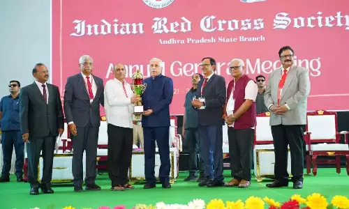 Nellore रेड क्रॉस ने राज्य वार्षिक सम्मेलन में सर्वश्रेष्ठ जिला शाखा का पुरस्कार जीता