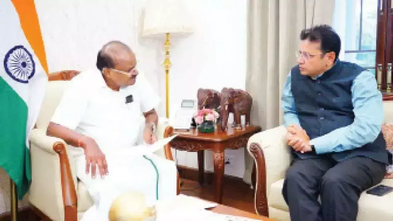 Telangana: मंत्री ने केंद्र से बंद पड़े सार्वजनिक उपक्रमों को पुनर्जीवित करने का आग्रह किया