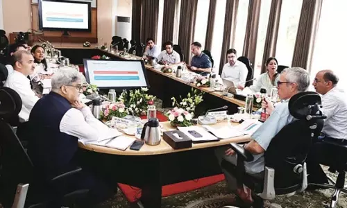 उमर अब्दुल्ला ने जम्मू-कश्मीर की पर्यटन संपत्तियों के कायाकल्प का आह्वान किया